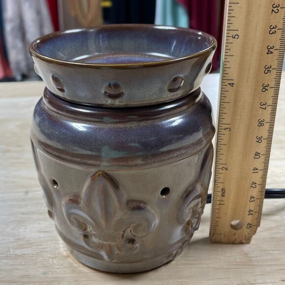 Scentsy Chateau Medium Size Warmer Fleur De Lis Design Used Tested Working - Picture 5 of 6